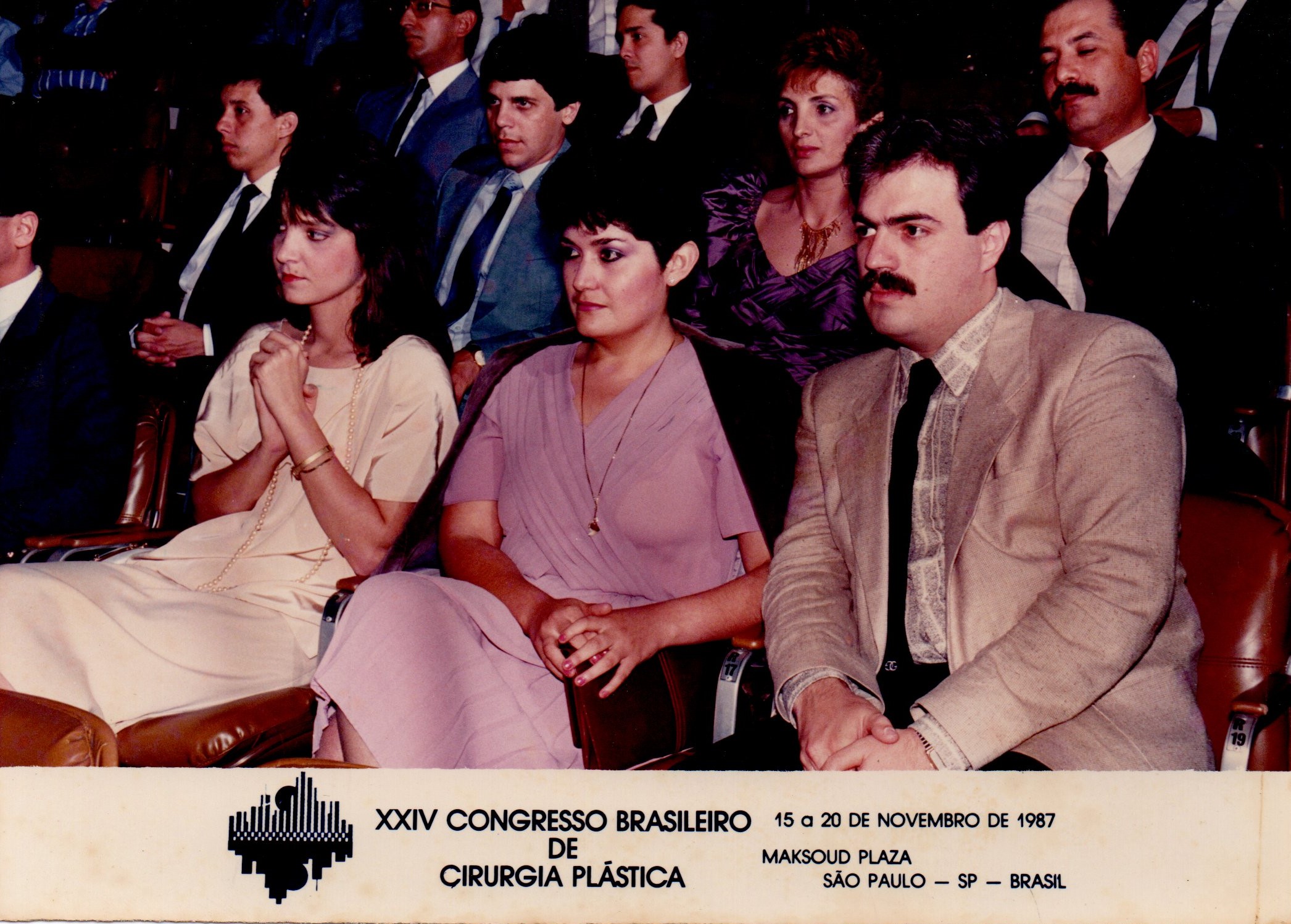 Assistindo abertura do Congresso Brasileiro de Cirurgia Plastica - 1987 com equipe do Instituto de Pesquisa Meedico Cientifica de Sao Bernardo do Campo